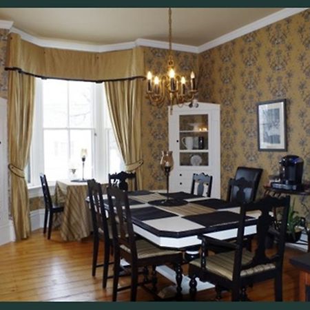 Quartermain House Bed & Breakfast Frédéricton Extérieur photo