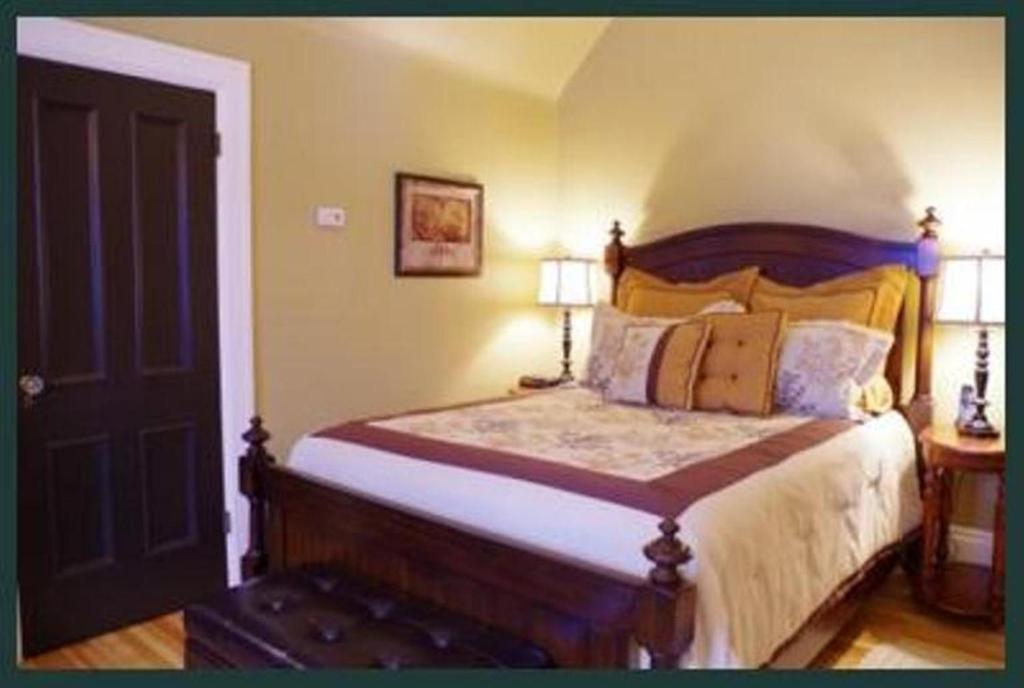 Quartermain House Bed & Breakfast Frédéricton Chambre photo
