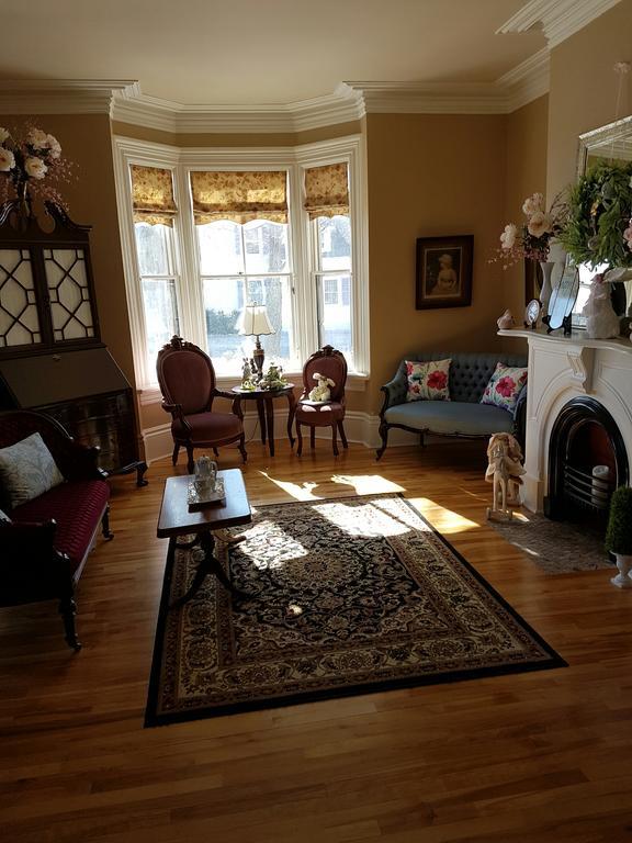Quartermain House Bed & Breakfast Frédéricton Extérieur photo
