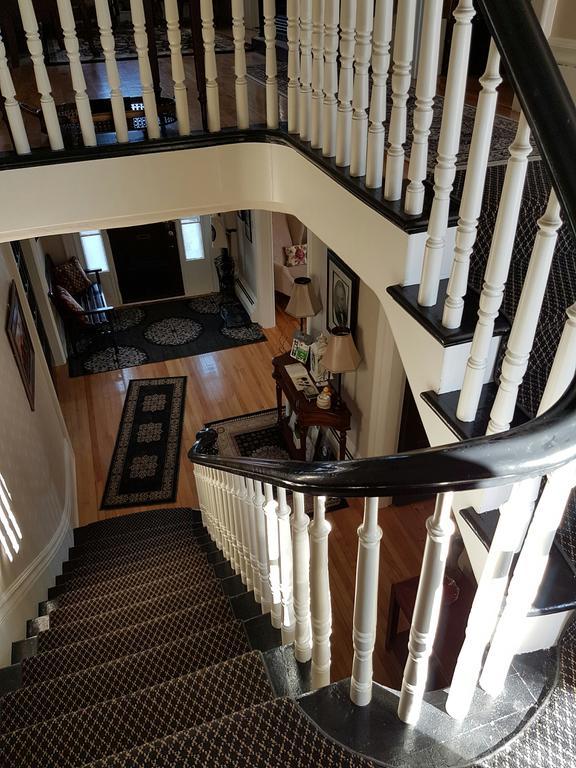 Quartermain House Bed & Breakfast Frédéricton Extérieur photo